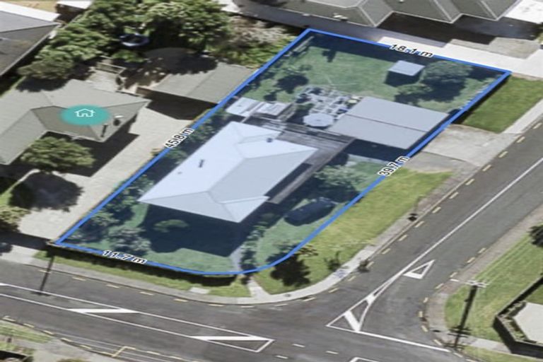 Photo of property in 51 Taikata Road, Te Atatu Peninsula, Auckland, 0610