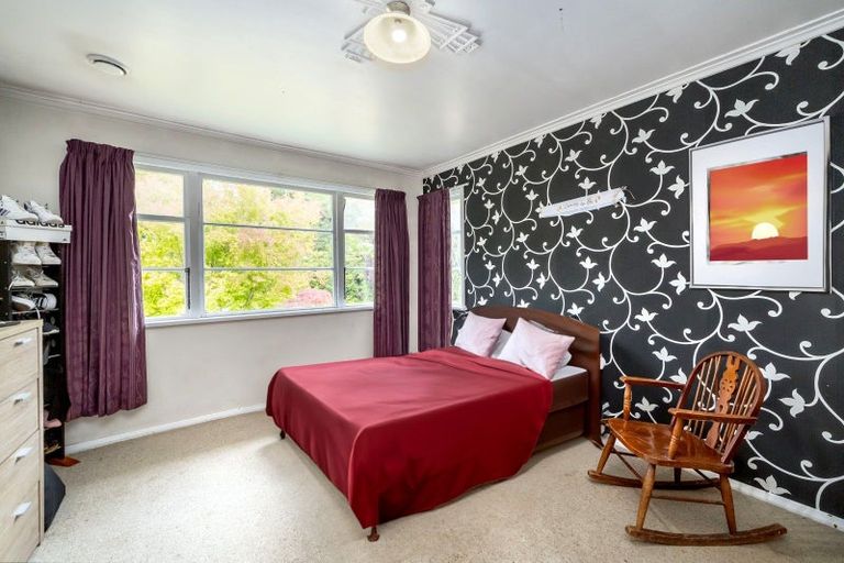 Photo of property in 24 Lansdowne Crescent, Lansdowne, Masterton, 5810