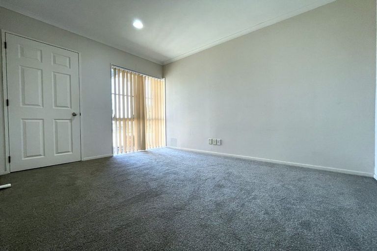 Photo of property in 7 Mullagh Place, East Tamaki Heights, Auckland, 2016