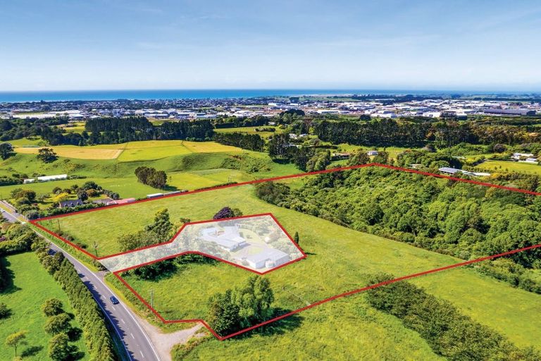 Photo of property in 203 Henwood Road, Westgate, 0814