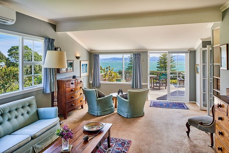 Photo of property in 5 Tui Road, Days Bay, Lower Hutt, 5013