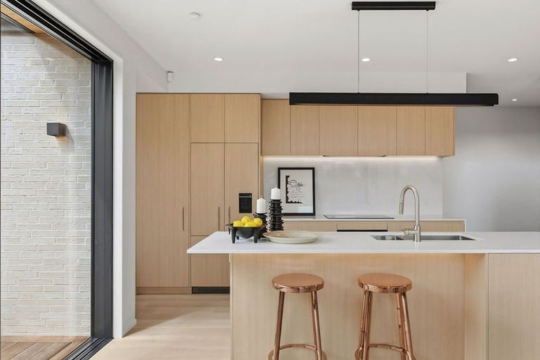 Photo of property in 38 Straven Road, Riccarton, Christchurch, 8011