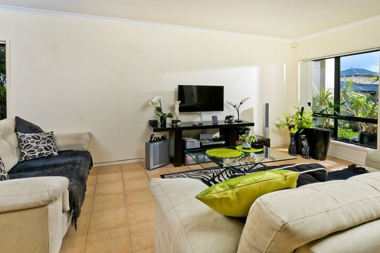 Photo of property in 37 Nautilus Drive, Gulf Harbour, Whangaparaoa, 0930