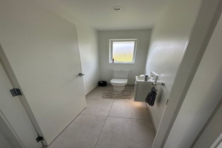 Photo of property in 12 Lochinvar Lane, Acacia Bay, Taupo, 3385