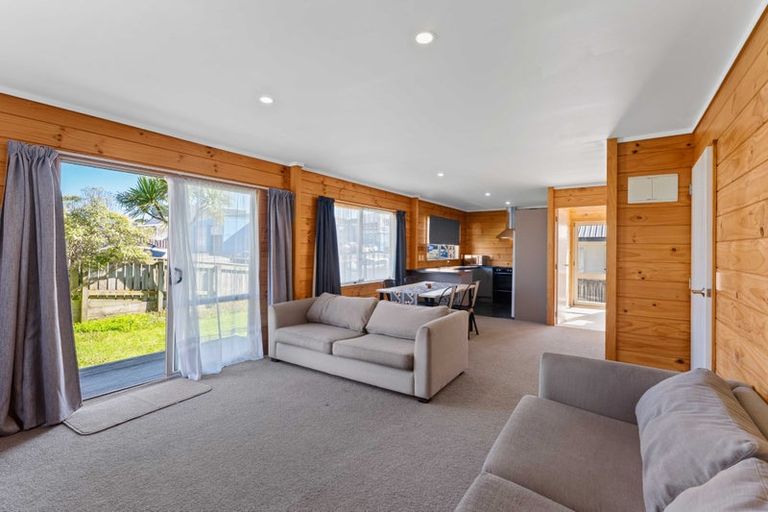 Photo of property in 2 Dimock Street, Titahi Bay, Porirua, 5022