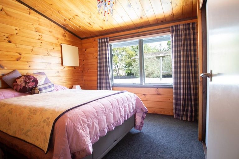 Photo of property in 15 Waitawa Place, Lynmore, Rotorua, 3010