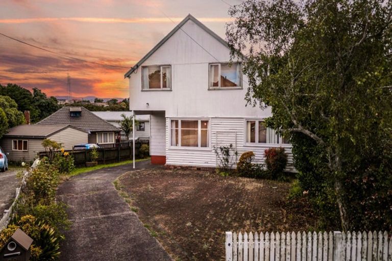 Photo of property in 38 Toru Street, Te Atatu Peninsula, Auckland, 0610