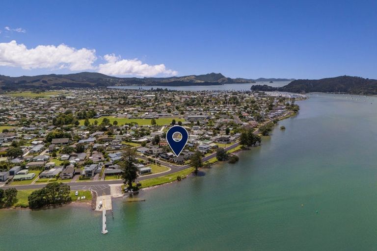 Photo of property in 53 Robinson Road, Whitianga, 3510