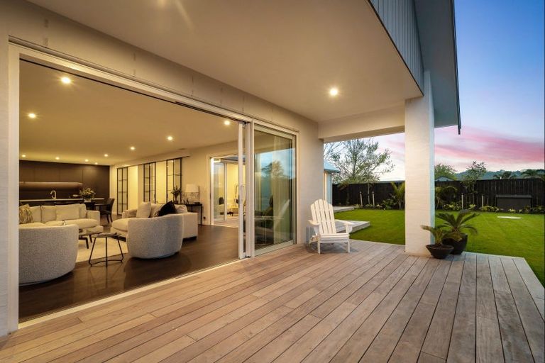 Photo of property in 32 Sandpiper Avenue, Point Wells, 0986