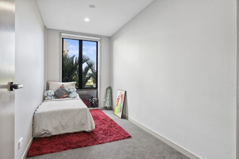 Photo of property in 104/2 Launch Road, Hobsonville, Auckland, 0616