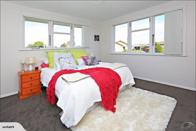Photo of property in 7 Windrush Close, Mangere, Auckland, 2022