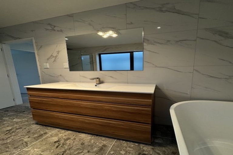 Photo of property in 17 Makenu Crescent, Wainui, 0992