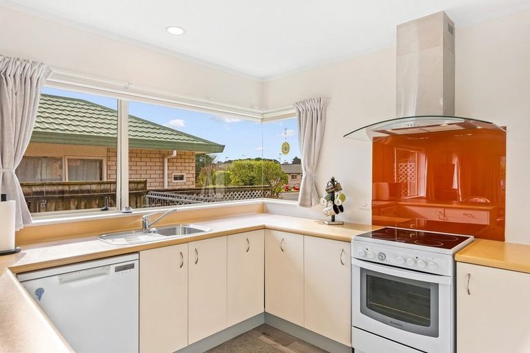 Photo of property in 25 Villa Grove, Paraparaumu, 5032