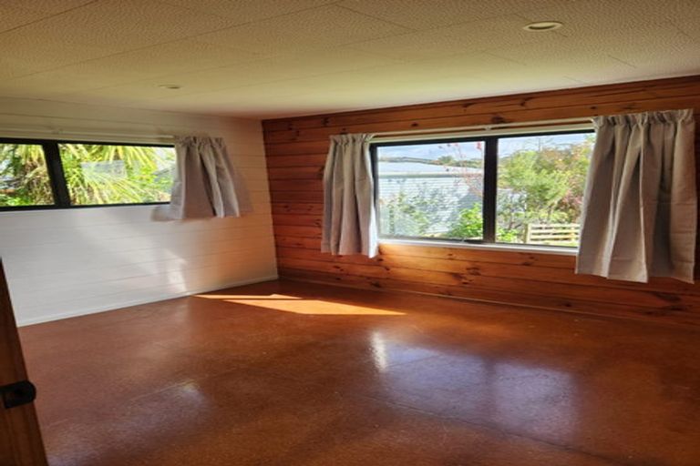 Photo of property in 10b Cedar Terrace, Stanmore Bay, Whangaparaoa, 0932