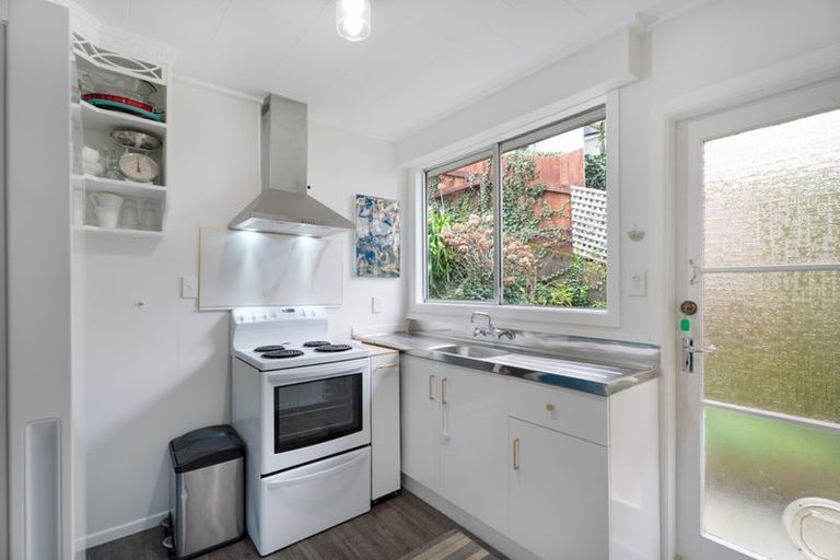 Photo of property in 1/377 Main Road, Tawa, Wellington, 5028