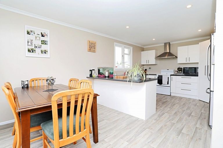 Photo of property in 63 Queen Street, Otautau, 9610