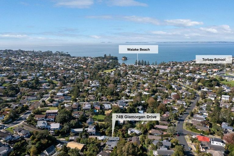 Photo of property in 2/74 Glamorgan Drive, Torbay, Auckland, 0630