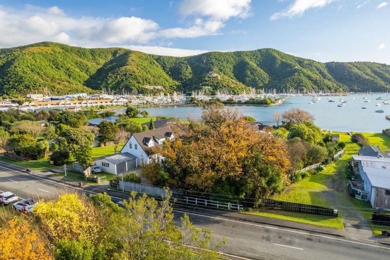 Photo of property in 318 Waikawa Road, Waikawa, Picton, 7220