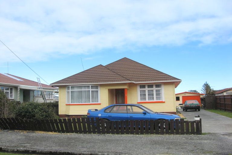 Photo of property in 16 Ashmore Avenue, Cobden, Greymouth, 7802