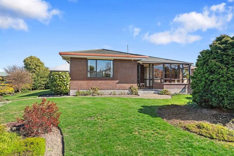 Photo of property in 9 Lowry Avenue, Redwood, Christchurch, 8051