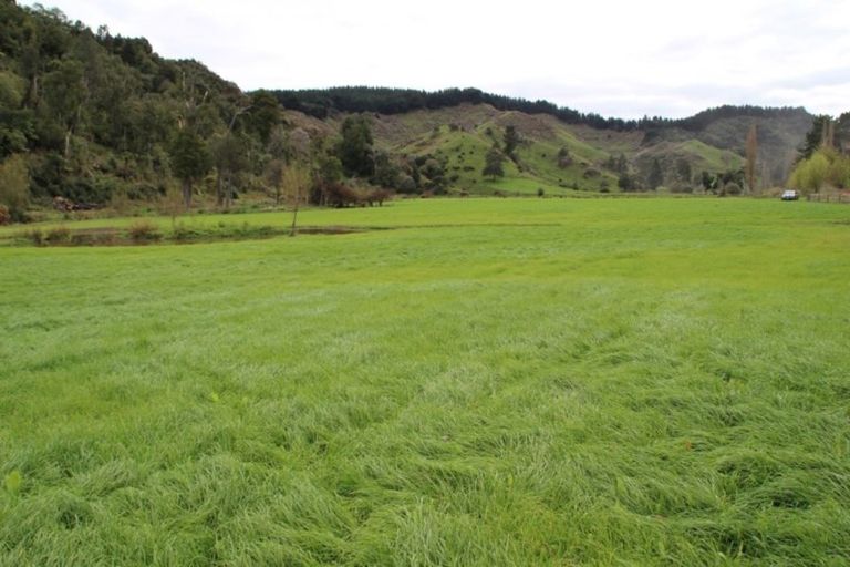 Photo of property in 186 Kaukatea Valley Road, Okoia, Wanganui, 4582