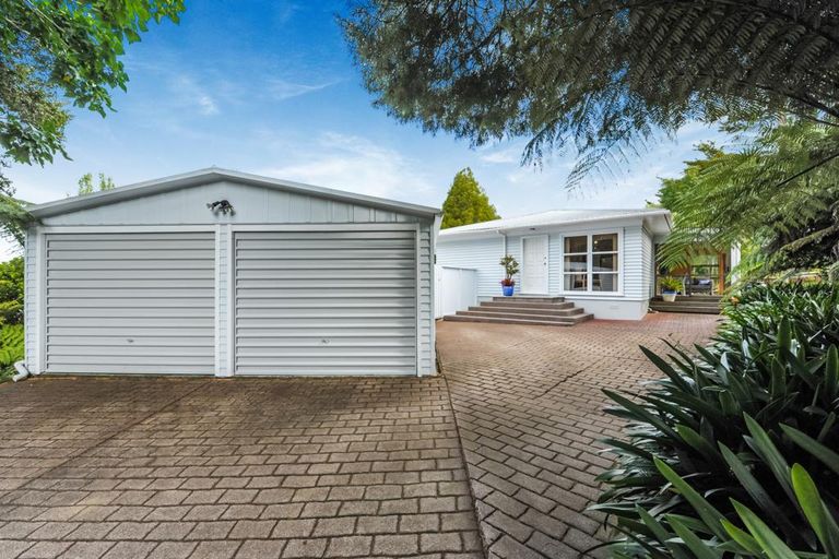 Photo of property in 33 Lookout Drive, Laingholm, Auckland, 0604