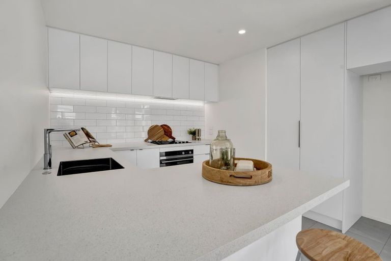 Photo of property in 33a Upjohn Street, Brooklands, New Plymouth, 4310