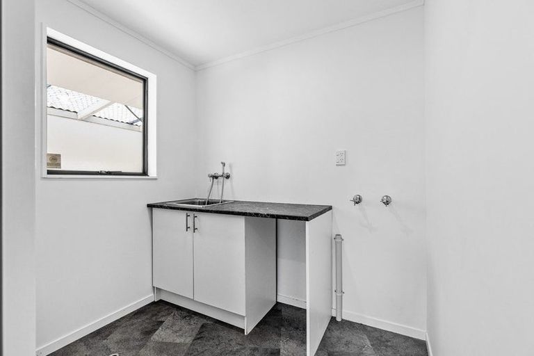 Photo of property in 3 Apollo Parade, Milson, Palmerston North, 4414