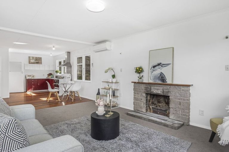 Photo of property in 6 Hampshire Street, Cannons Creek, Porirua, 5024