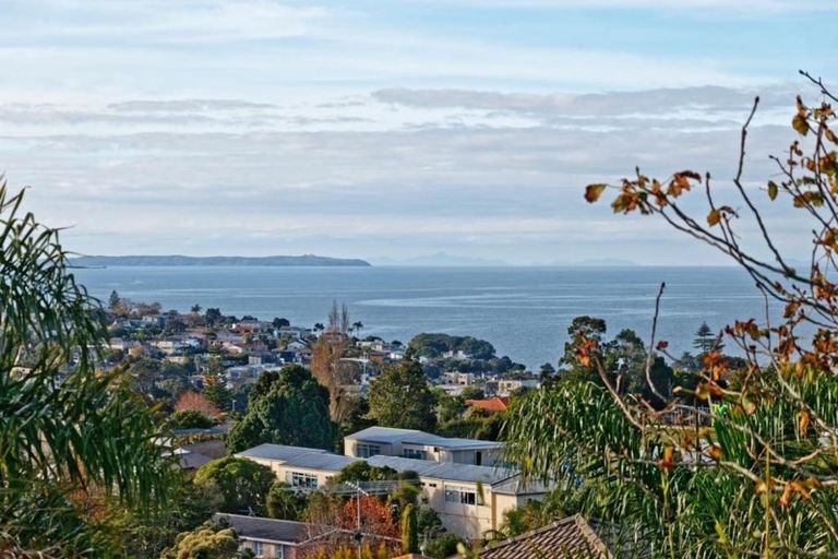 Photo of property in 269 East Coast Road, Mairangi Bay, Auckland, 0630