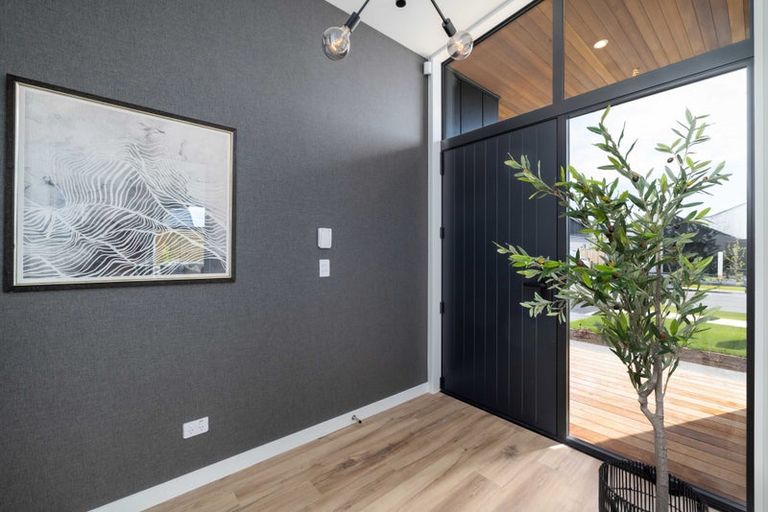 Photo of property in 8 Half Pint Lane, Halswell, Christchurch, 8025