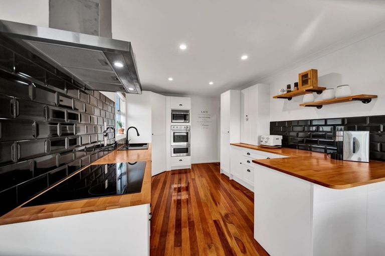 Photo of property in 25 Pacey Avenue, Hawera, 4610