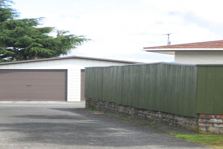 Photo of property in 2/35 Shanly Street, Brown Owl, Upper Hutt, 5018