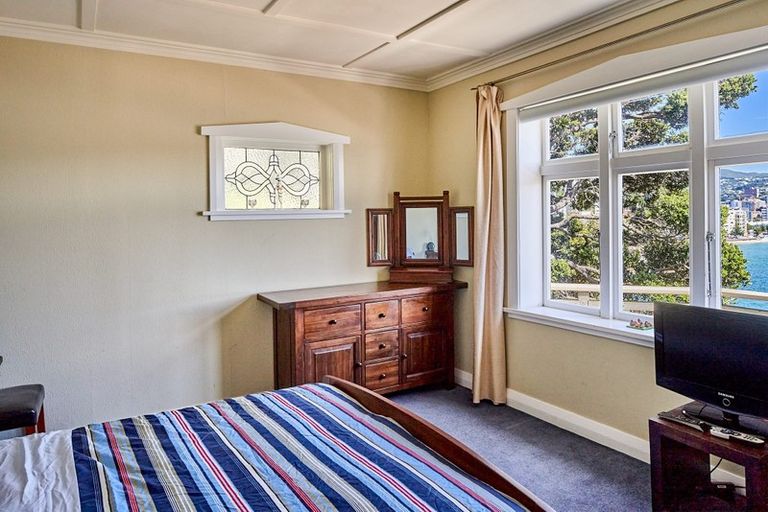 Photo of property in 296 Oriental Parade, Oriental Bay, Wellington, 6011