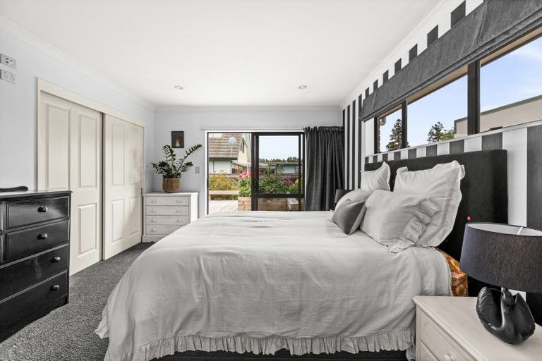 Photo of property in 28 Guthrie Road, Havelock North, 4130