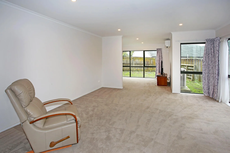 Photo of property in 112a Longford Park Drive, Takanini, 2112