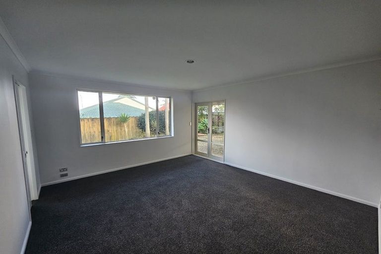 Photo of property in 2 Etwall Court, Dannemora, Auckland, 2016