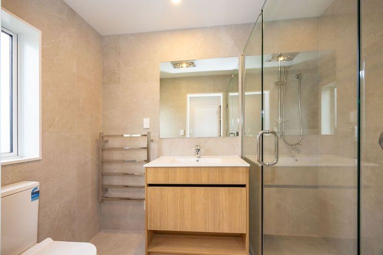 Photo of property in 34 Hellyers Street, Birkdale, Auckland, 0626