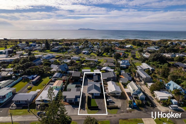 Photo of property in 11 Tatai Road, Bowentown, Waihi Beach, 3177