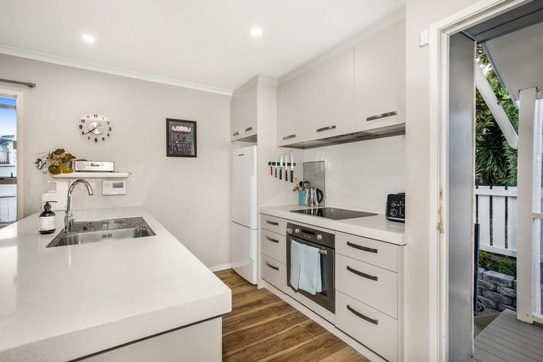 Photo of property in 342 Royal Road, Massey, Auckland, 0614