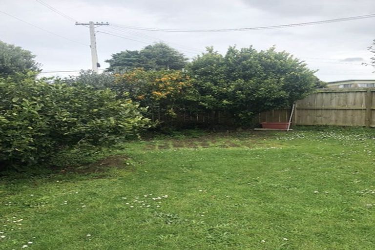 Photo of property in 1/13 Brouder Place, Hillpark, Auckland, 2102