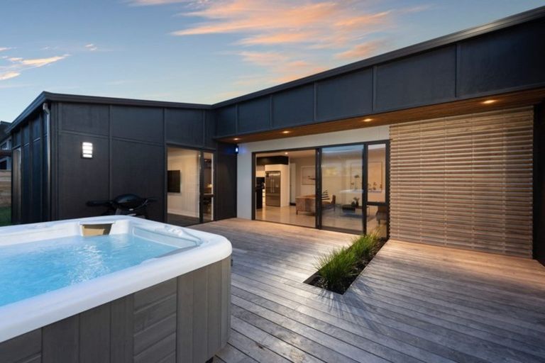 Photo of property in 15 Awatira Drive, Papamoa Beach, Papamoa, 3118