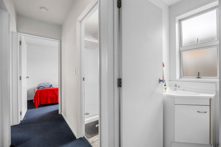 Photo of property in 49 Lyndon Street, Riccarton, Christchurch, 8041