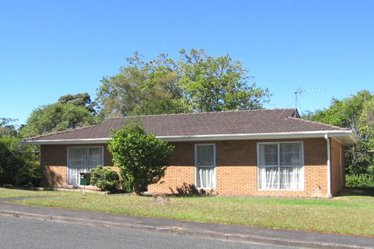 Photo of property in 36 St Catherine Crescent, West Harbour, Auckland, 0618