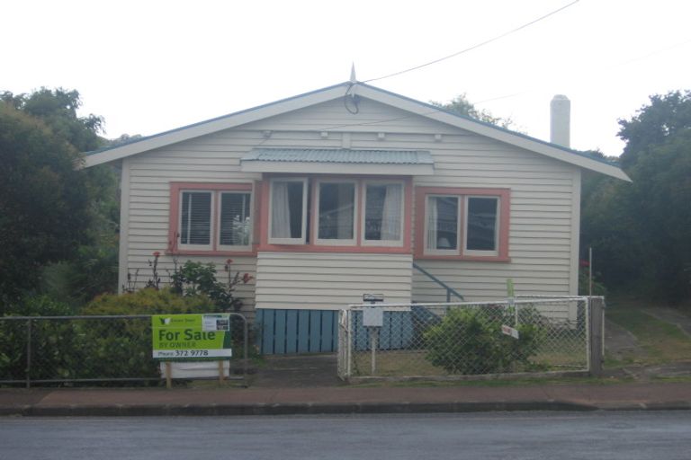 Photo of property in 3 Miami Avenue, Surfdale, Waiheke Island, 1081