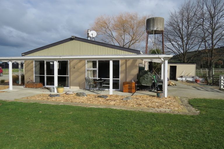 Photo of property in 76 Hakataramea Highway, Waimate, 7977