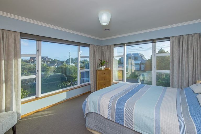 Photo of property in 137 Seaview Road, Paraparaumu Beach, Paraparaumu, 5032