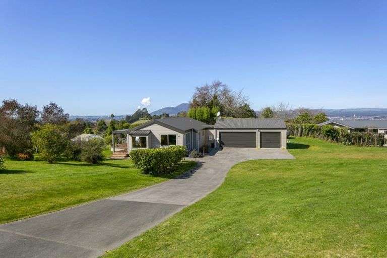 Photo of property in 18 Glen Mohr, Acacia Bay, Taupo, 3385