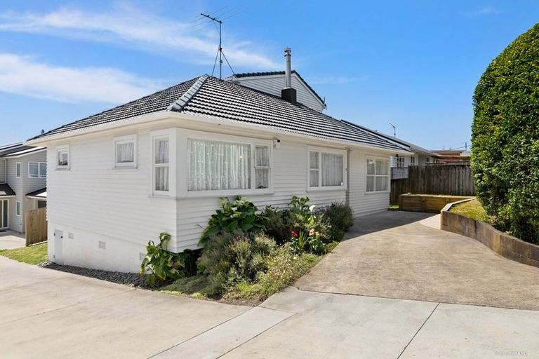 Photo of property in 11a Pax Avenue, Forrest Hill, Auckland, 0620