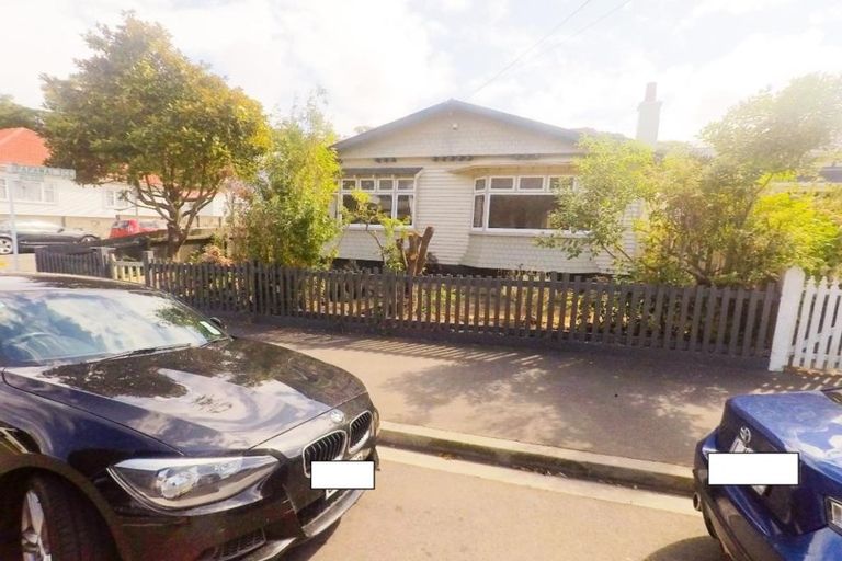 Photo of property in 14 Wright Street, Mount Cook, Wellington, 6021